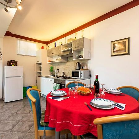 Apartman Maya Mali Lošinj Екстериор снимка