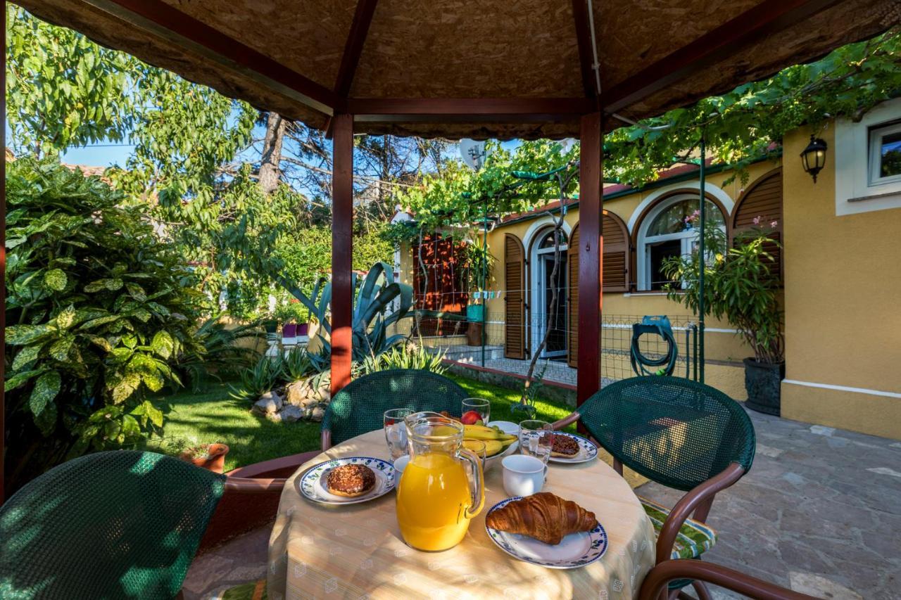 Apartman Maya Mali Lošinj Екстериор снимка
